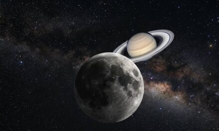 Luna y Saturno se encuentran en el cielo: así podrás observar el espectáculo sin telescopio