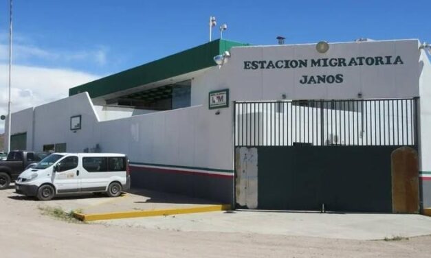 Evacúan a 33 migrantes tras incendio en estancia del INM en Janos; no hubo lesionados