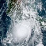 Huracán ‘Polo’ recupera la categoría 5 y amenaza con lluvias torrenciales en el Pacífico mexicano