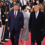 Xi Jinping llega a Estados Unidos para una cumbre de tres días con Trump