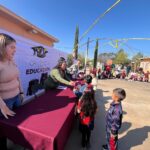Continúa municipio entregando mochilas en diversas escuelas