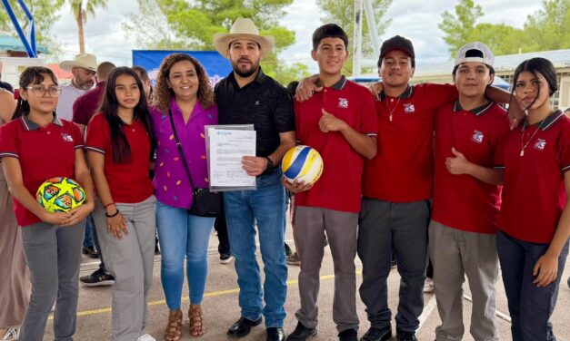 Entregaron mobiliario y materiales para mejorar 28 escuelas de Casas Grandes