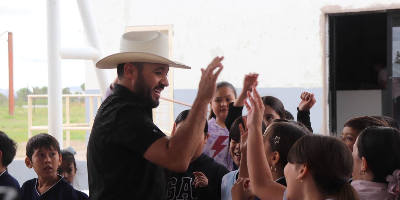 Entregaron mobiliario y materiales para mejorar 28 escuelas de Casas Grandes