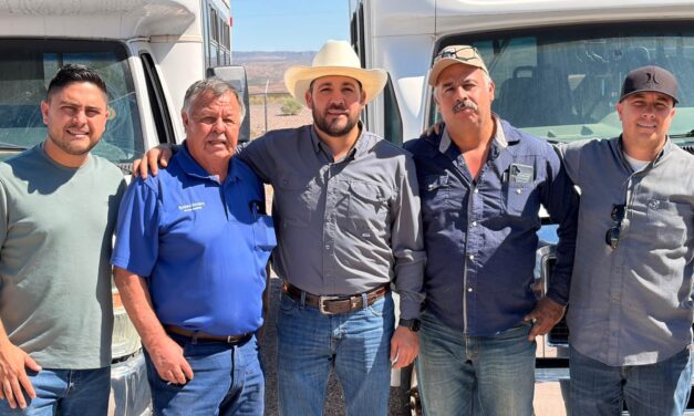 Recibe Casas Grandes donación de dos camiones de Socorro, Nuevo México