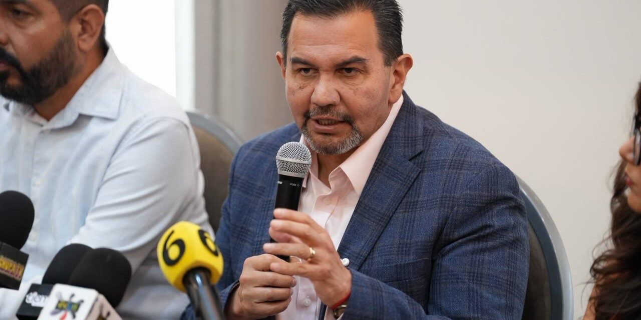 Cruz Pérez Cuéllar presenta denuncia por calumnia electoral contra Daniela Álvarez y Joss Vega