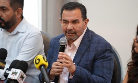 Cruz Pérez Cuéllar presenta denuncia por calumnia electoral contra Daniela Álvarez y Joss Vega