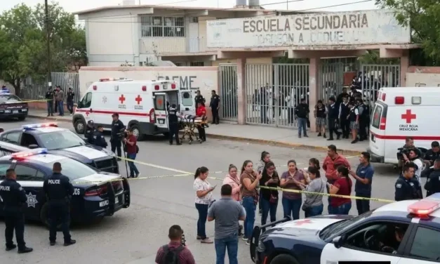 Tragedia en secundaria de Torreón deja una directiva fallecida y un estudiante en estado crítico
