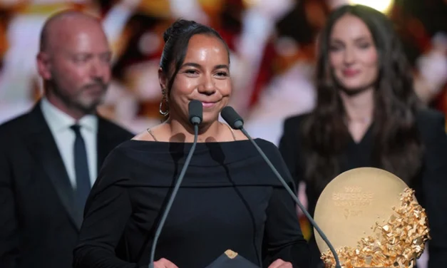 Charlyn Corral hace historia en el Balón de Oro 2026: es la primera mexicana premiada en la gala