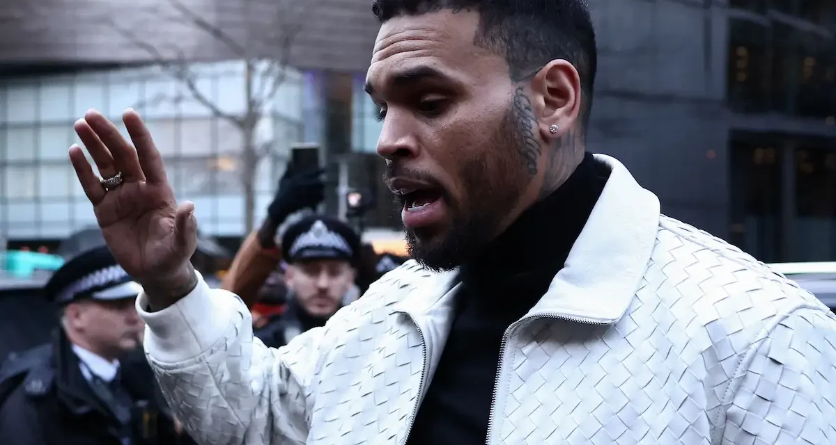 Chris Brown evita la cárcel: recibe ocho meses de prisión suspendida por agredir a un productor en Londres