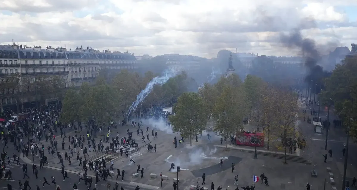 Francia estalla en protestas: medio millón sale a las calles contra el alto costo de vida y la actuación policial