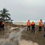Huracán Simón pone en máxima alerta al Pacífico: suspenden movilidad en 24 municipios de cuatro estados