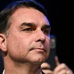 “No huí, salí por Brasil”: Flávio Bolsonaro se proclama presidente desde Miami, borra la carta y Trump se desmarca
