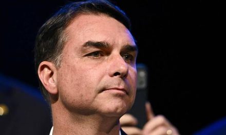 “No huí, salí por Brasil”: Flávio Bolsonaro se proclama presidente desde Miami, borra la carta y Trump se desmarca